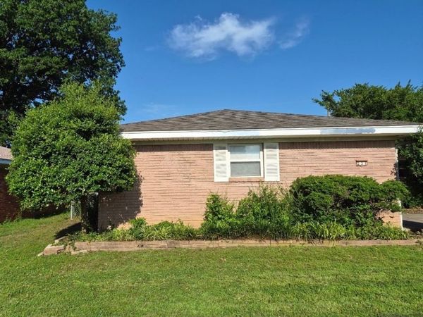 231 S 118th East Avenue , Tulsa, OK 74128