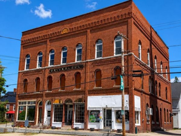 18-22 Main Street, Pittsfield, NH 03263
