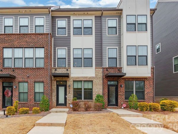 924 Broad River Lane , Charlotte, NC 28211