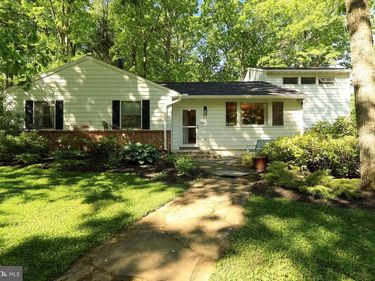 224 OAKLEY DRIVE , STATE COLLEGE, PA 16803