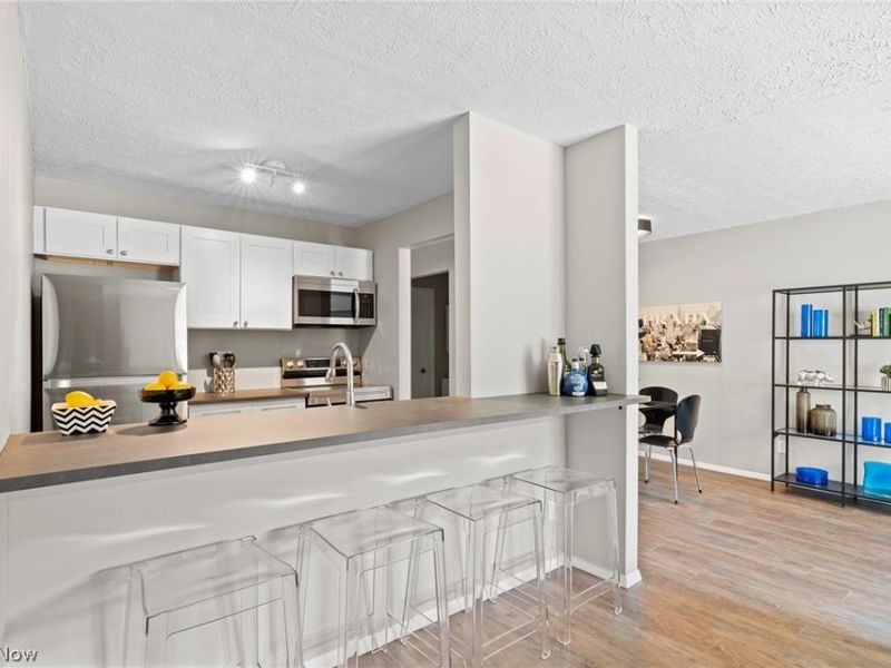10524 Clifton Boulevard , Unit 201, Cleveland, OH 44102 Photo 2