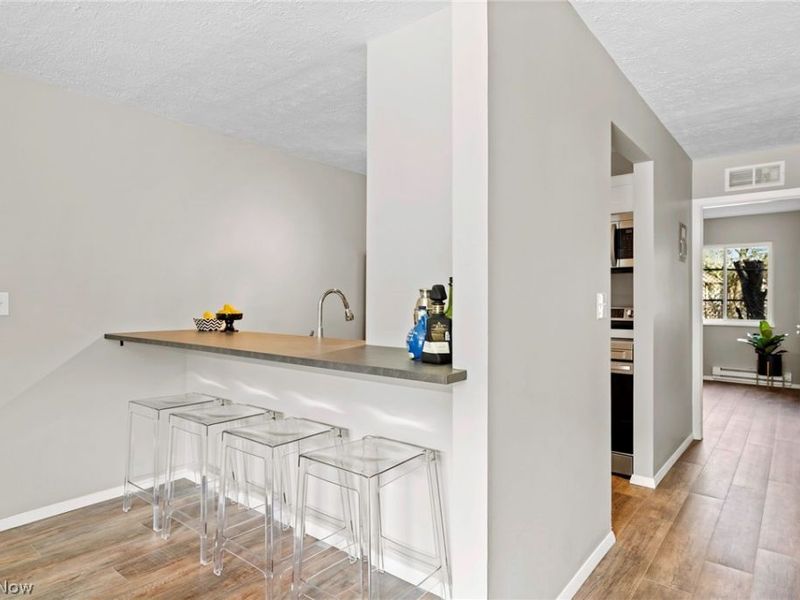 10524 Clifton Boulevard , Unit 201, Cleveland, OH 44102 Photo 5
