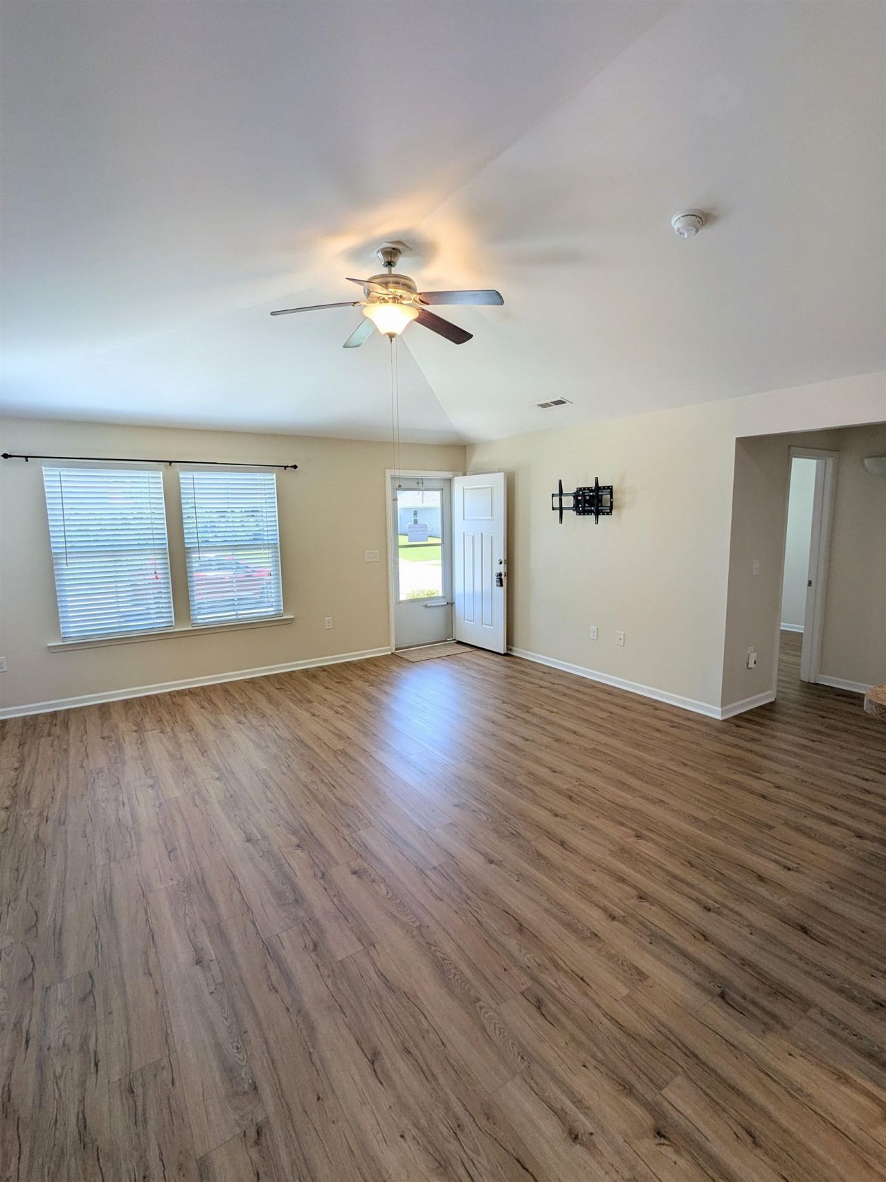1328 Valor Rd.  Photo 10