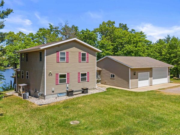 1108 W Queens Way, Nekoosa, WI 54457