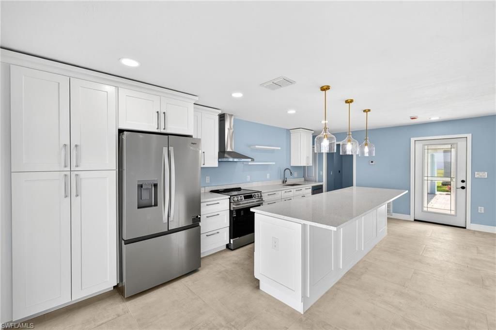 3 Bayview Blvd, Fort Myers Beach, FL 33931 Photo