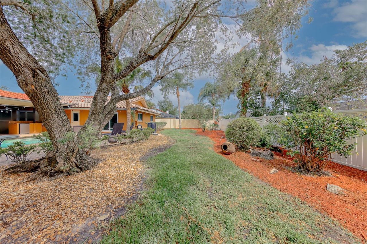 4119 Crosswater Drive , Tampa, FL 33615 Photo