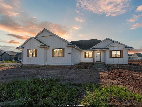 1387 CROSSROADS DRIVE, Hobart, WI 54114