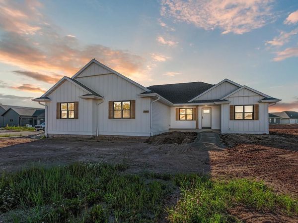 1387 CROSSROADS DRIVE, Hobart, WI 54114
