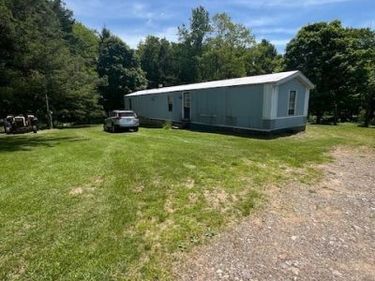 13 Clifford Road, Fulton, NY 13069