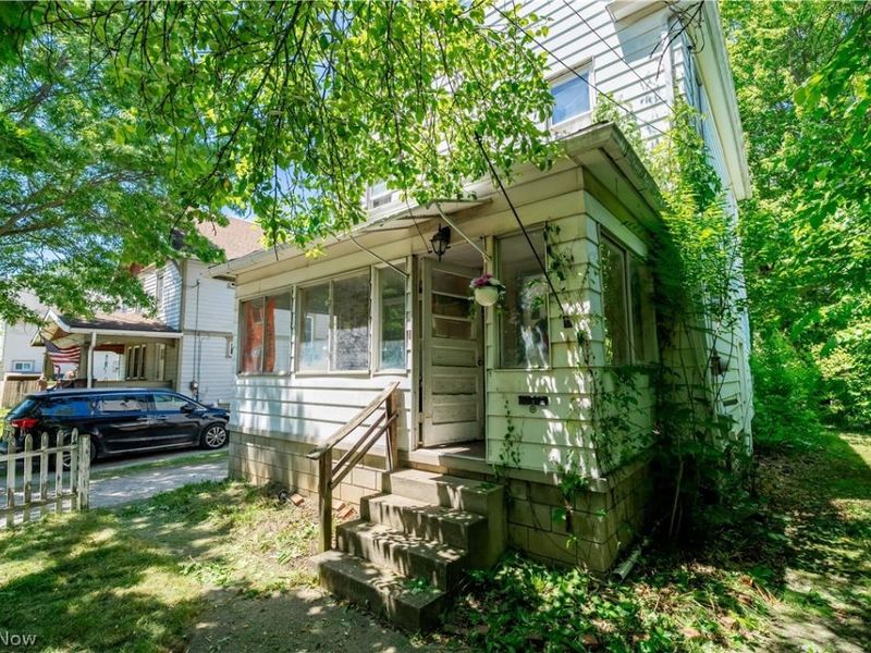 1223 W Wilbeth Road , Akron, OH 44314 Photo 2