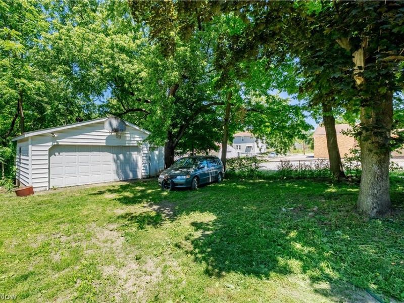 1223 W Wilbeth Road , Akron, OH 44314 Photo 4