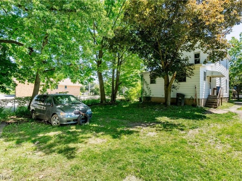 1223 W Wilbeth Road , Akron, OH 44314 Photo 5