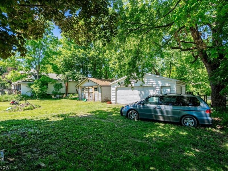 1223 W Wilbeth Road , Akron, OH 44314 Photo 6