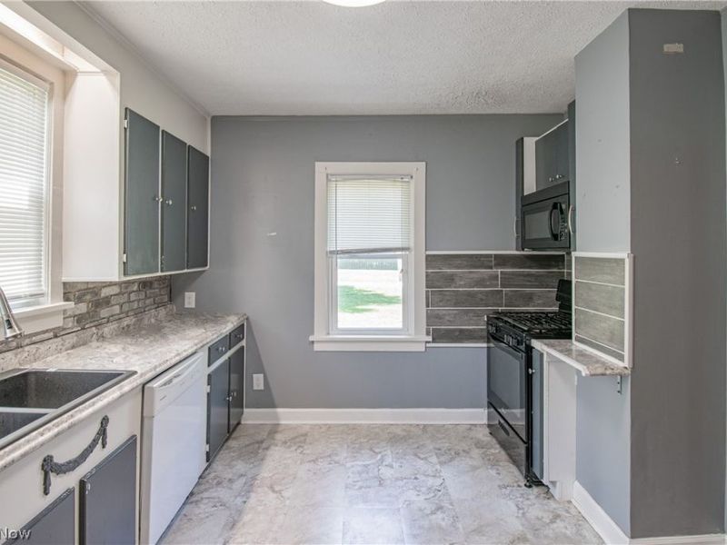 1042 Newton Street , Tallmadge, OH 44278 Photo 10