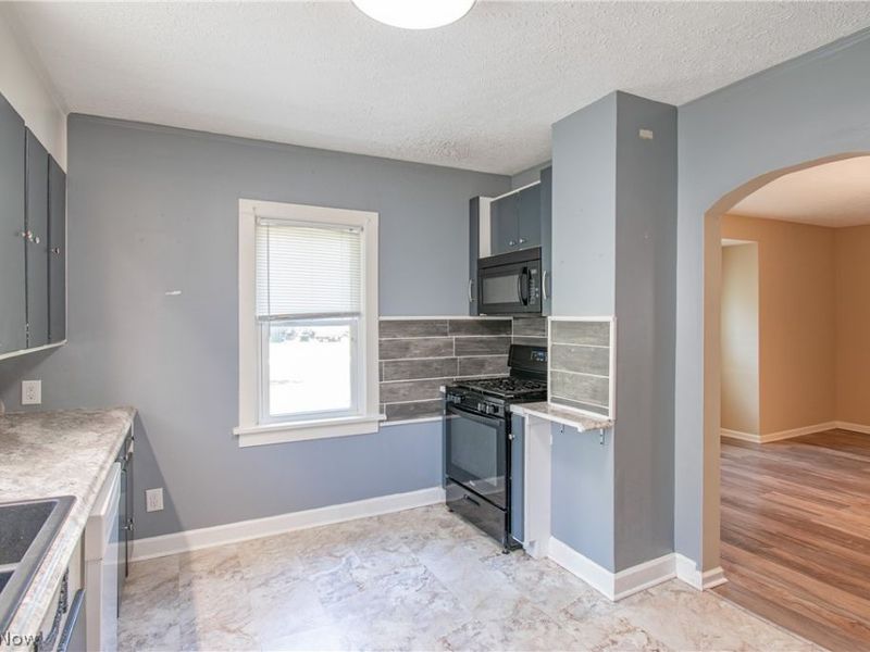 1042 Newton Street , Tallmadge, OH 44278 Photo 8