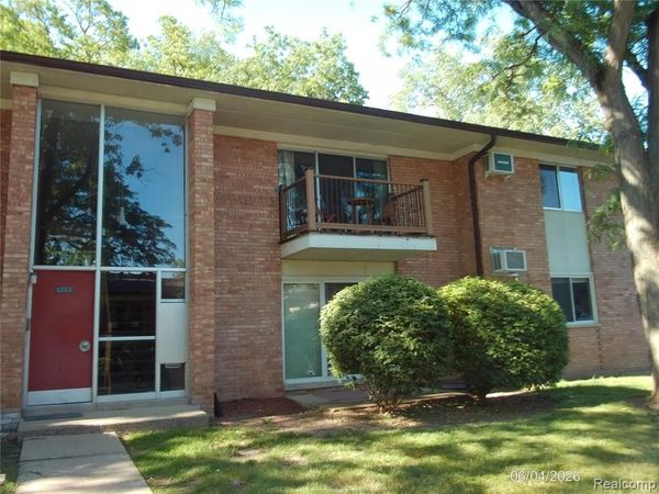 1253 Island Drive , Ann Arbor, MI 48105