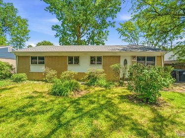 15121 Kerstyn Street, Taylor, MI 48180
