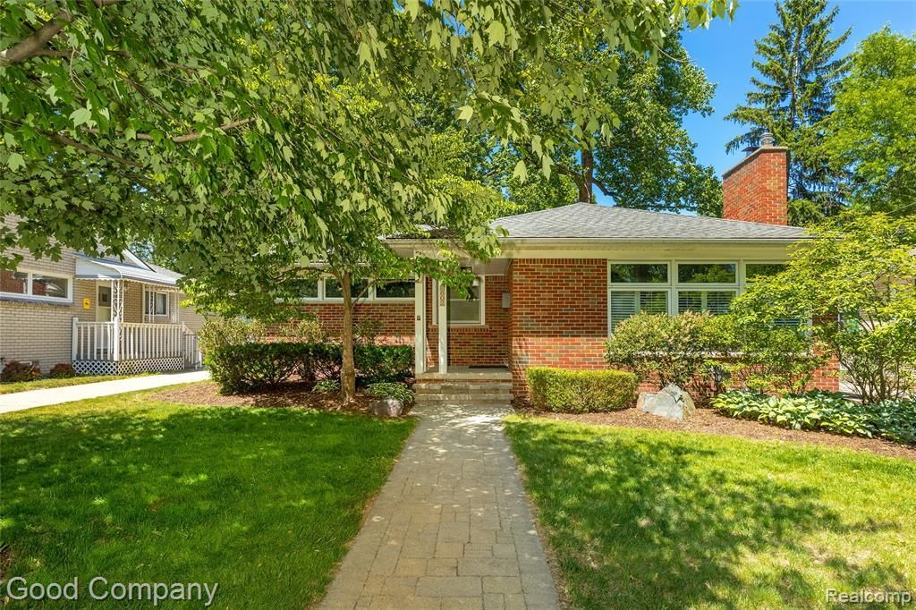 802 Orchard View Drive, Royal Oak, MI 48073 Main Photo