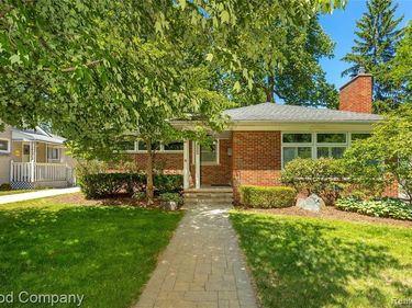 802 Orchard View Drive, Royal Oak, MI 48073