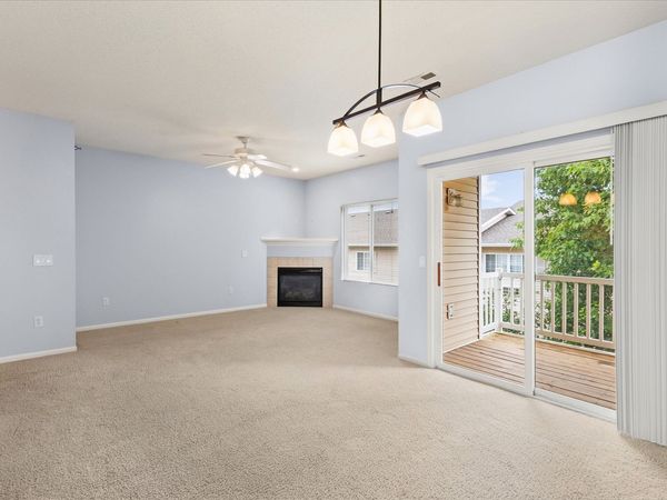 1720 SE LA Grant Parkway, Unit 16, Waukee, IA 50263