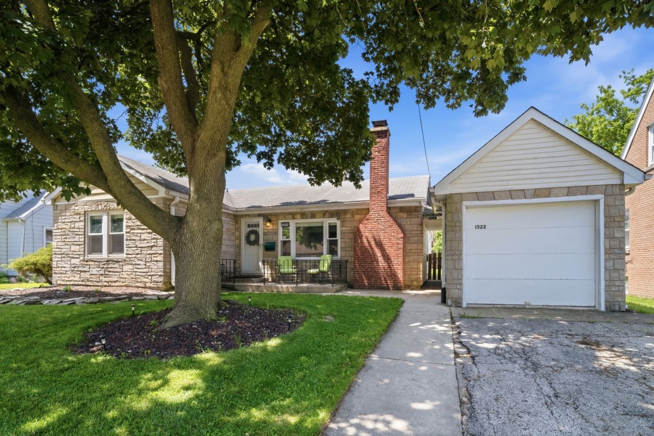 1522 N Hillside Avenue , Berkeley, IL 60163