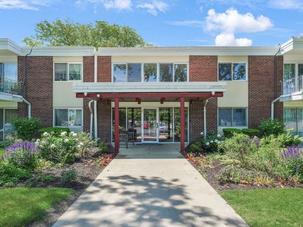 127 N Wolf Road, Unit 58A, Wheeling, IL 60090