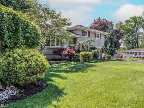94 Hayes Ave, Clark, NJ 07066