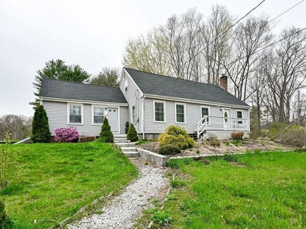 260 Glebe St, Taunton, MA 02780