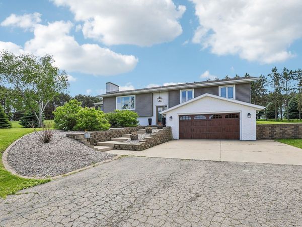 1979 Yelk Drive, Marshall, WI 53559