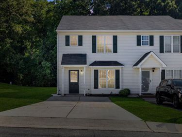 4721 Tanglewood Oaks Street, Raleigh, NC 27610