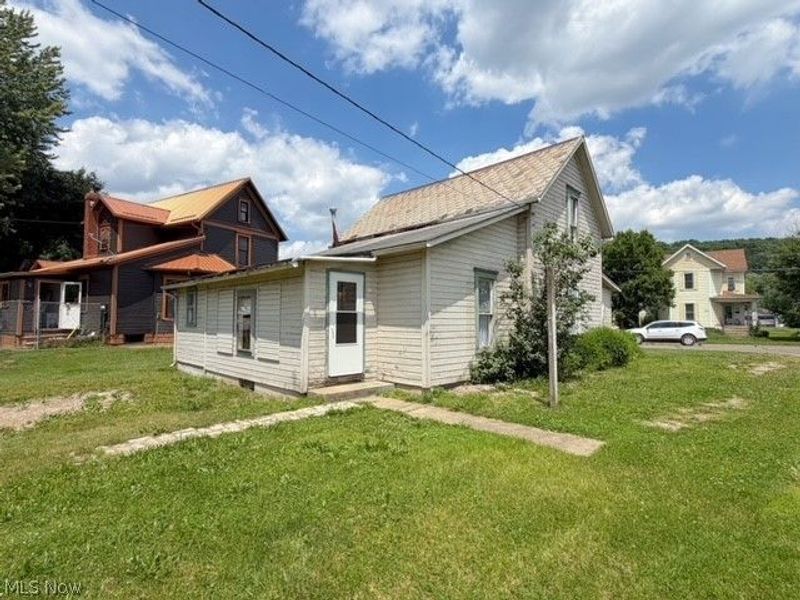 547 W State Street, Newcomerstown, OH 43832 Photo 2