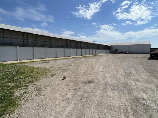 1110 N Grand Avenue, Charles City, IA 50616