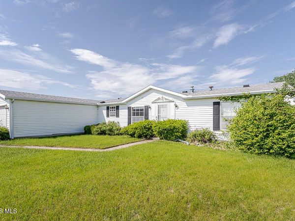 1174 Greystone Parkway , Toledo, OH 43615