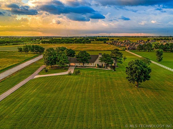 4385 E 181st Street S, Bixby, OK 74008