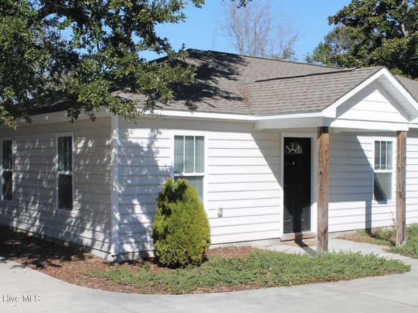 300 Williams Store Road , Unit B, Hampstead, NC 28443