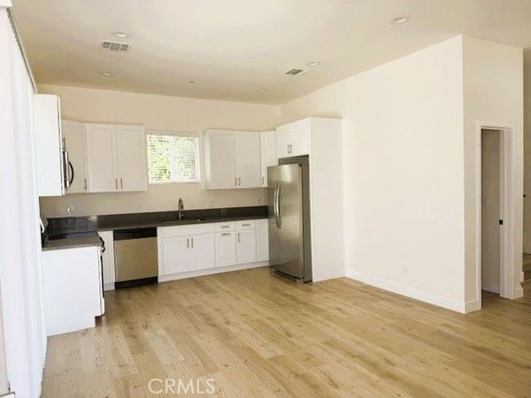 6849 1/2 De Celis Place , Van Nuys, CA 91406