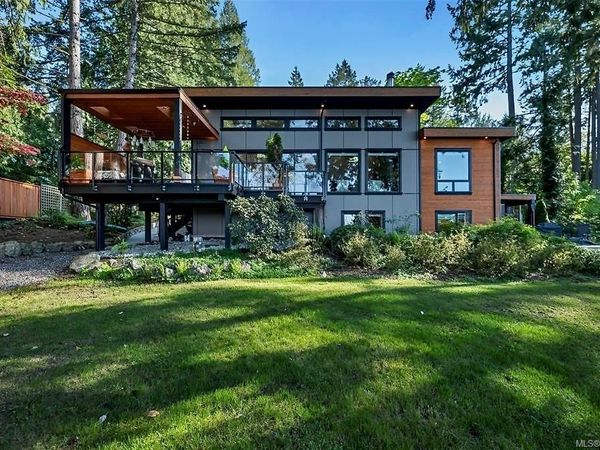 2250 Dolphin Rd , North Saanich, BC V8L 5Y7