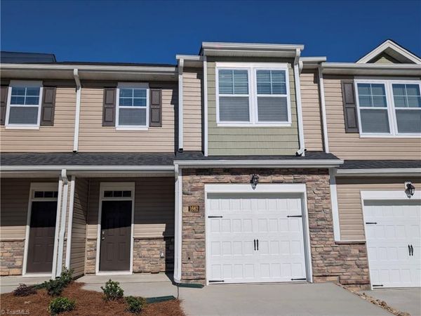 1662 Hallview Court , Kernersville, NC 27284
