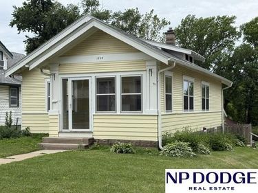 1202 S 43 Street, Omaha, NE 68105