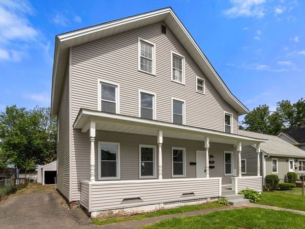 26 Vernon St, Holyoke, MA 01040