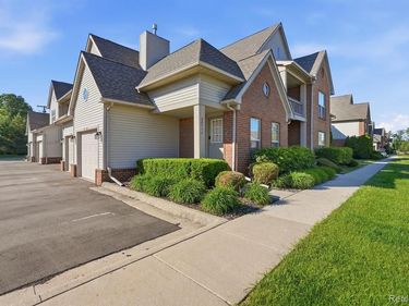 28712 Sheffield Court, Chesterfield Twp, MI 48047