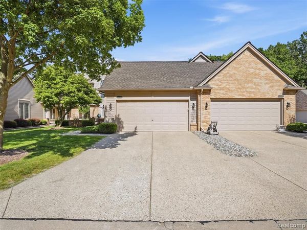 52088 Southview Ridge , Macomb Twp, MI 48042