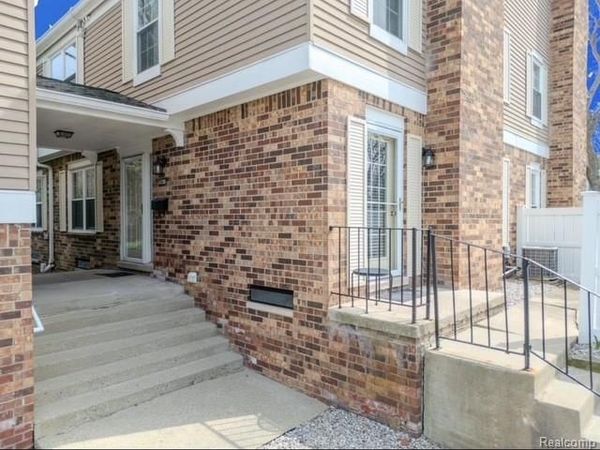 41705 Broquet Drive, Novi, MI 48167