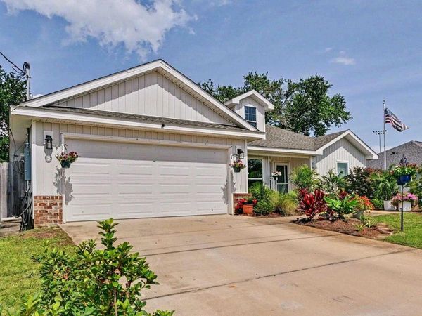 1860 Justice Cir, Gulf Breeze, FL 32563