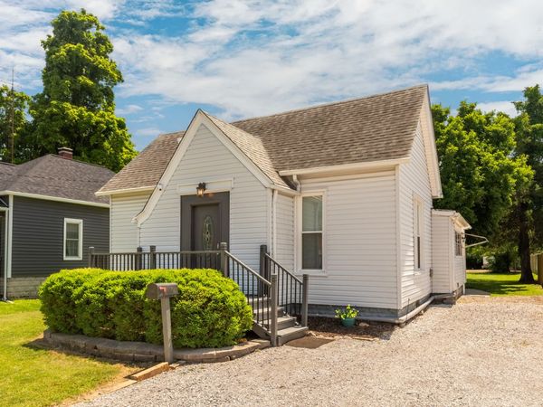 317 E Poplar Street , Duquoin, IL 62832