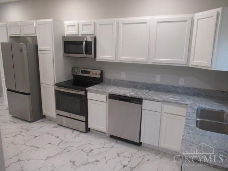 704 Greenwood Avenue, Cincinnati, OH 45229 Photo 5