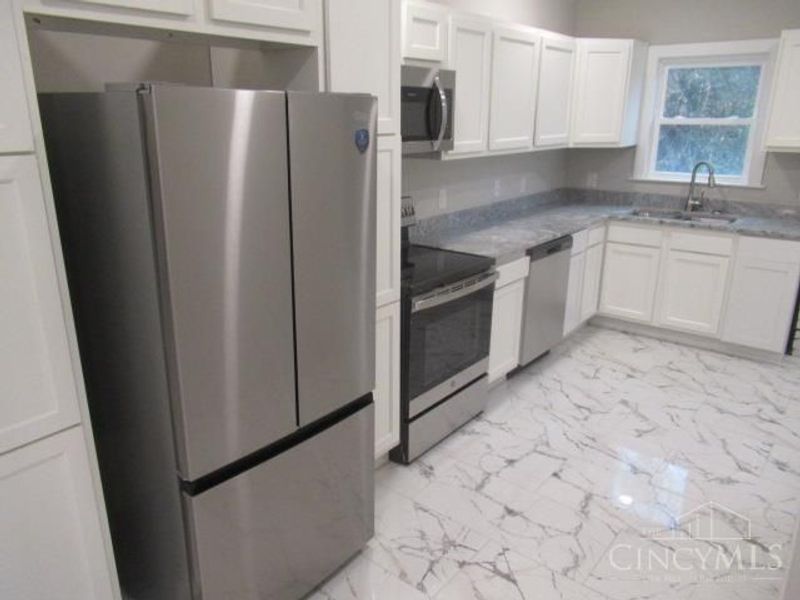 704 Greenwood Avenue, Cincinnati, OH 45229 Photo 6