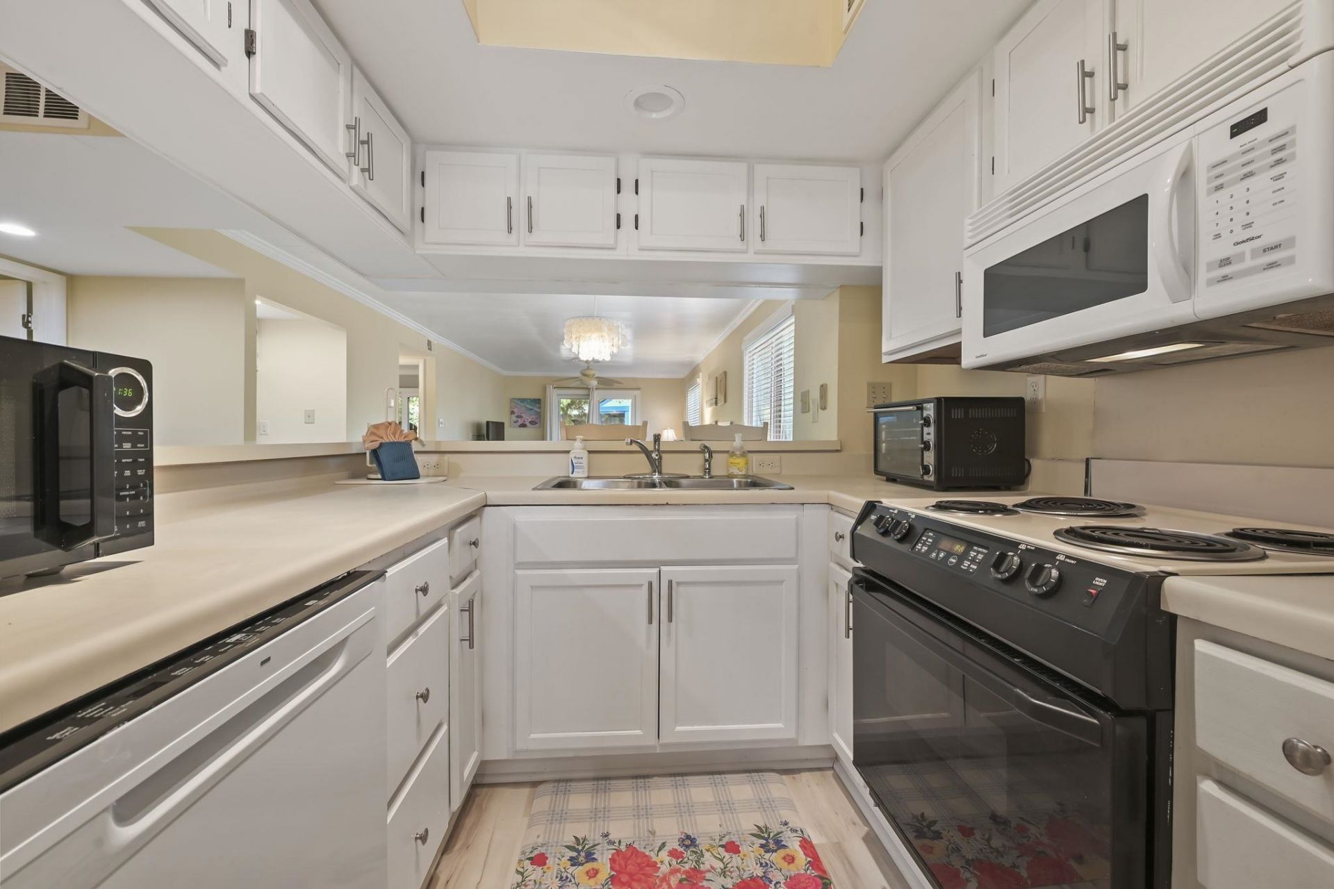 250 Maison Dr. Photo 9