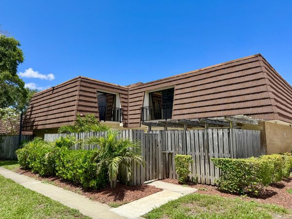201 2nd Lane, Palm Beach Gardens, FL 33418