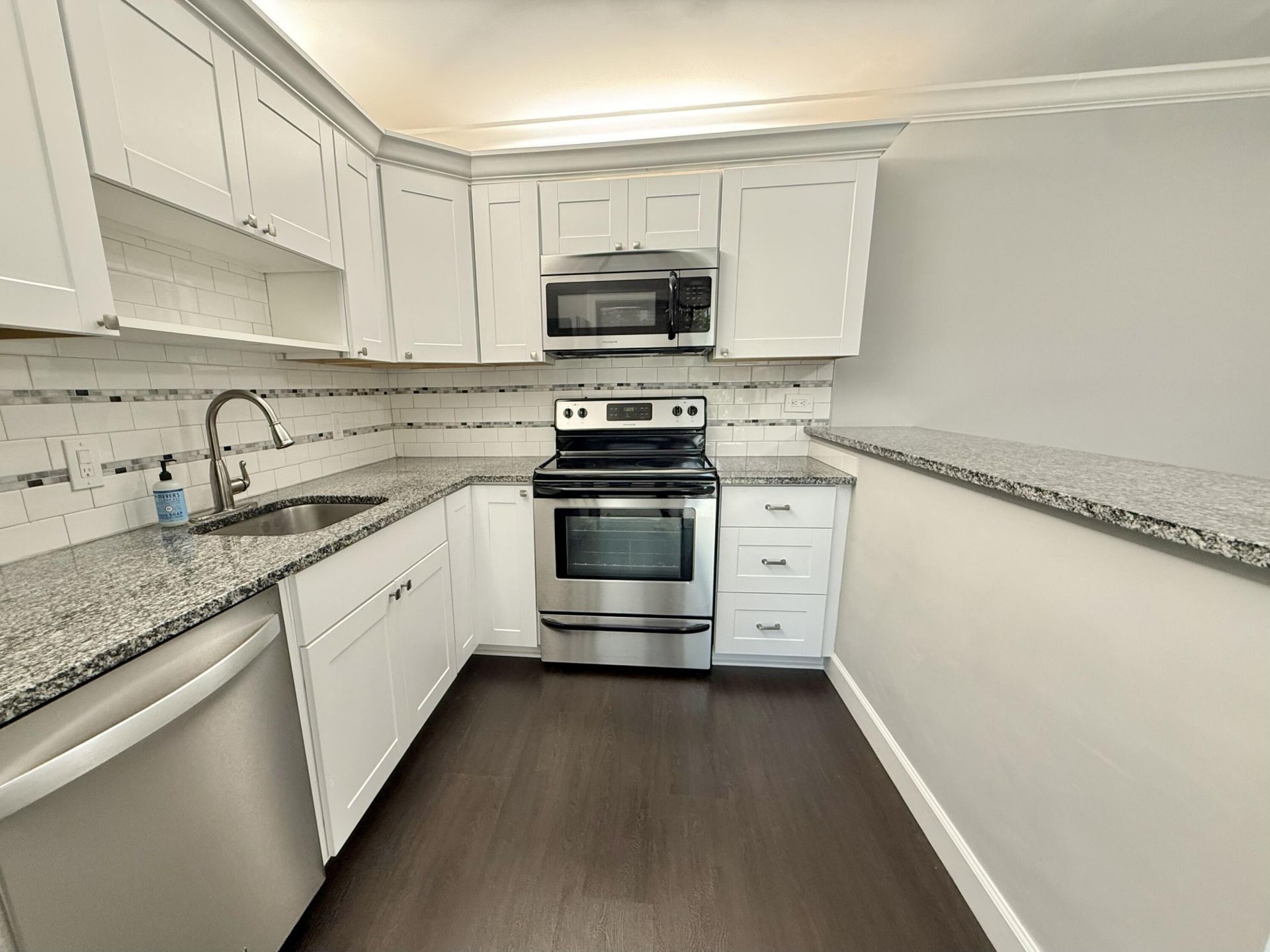 201 2nd Lane, Palm Beach Gardens, FL 33418 Photo